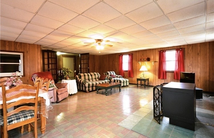 Room before renovation