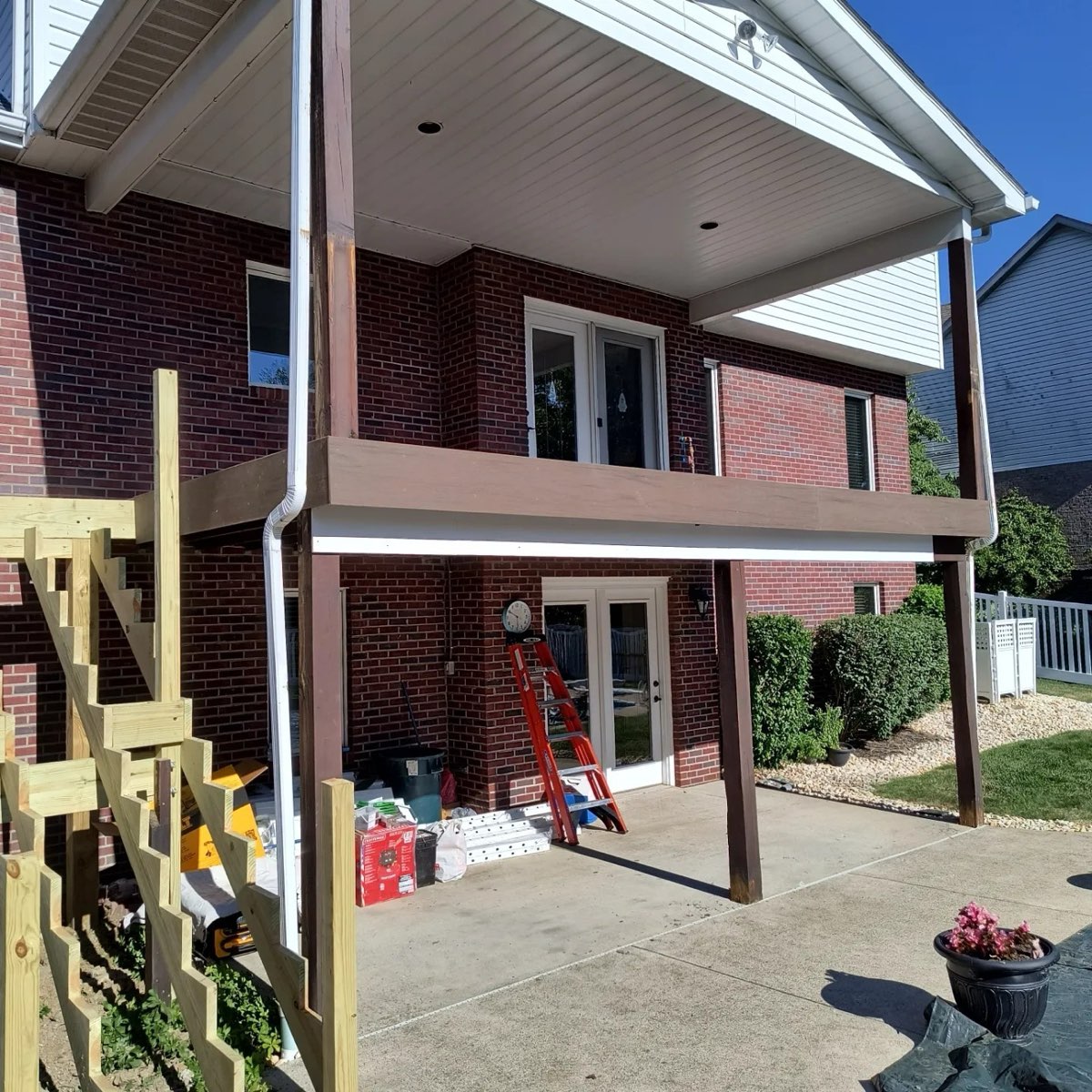 Demo & Store Deck — photo 1