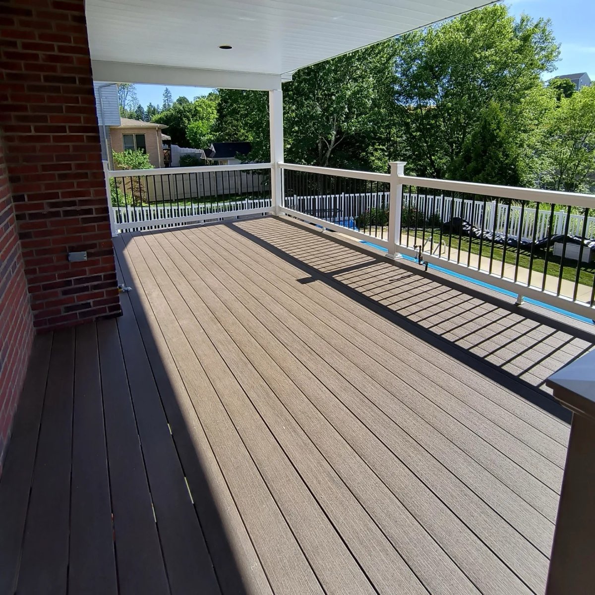 Demo & Store Deck — photo 3