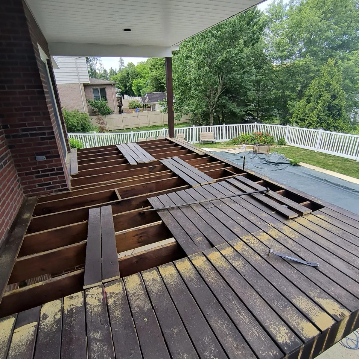 Demo & Store Deck — photo 4
