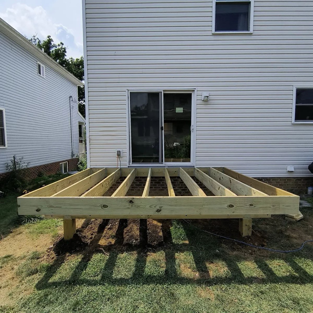 Nice & Small Deck — photo 4