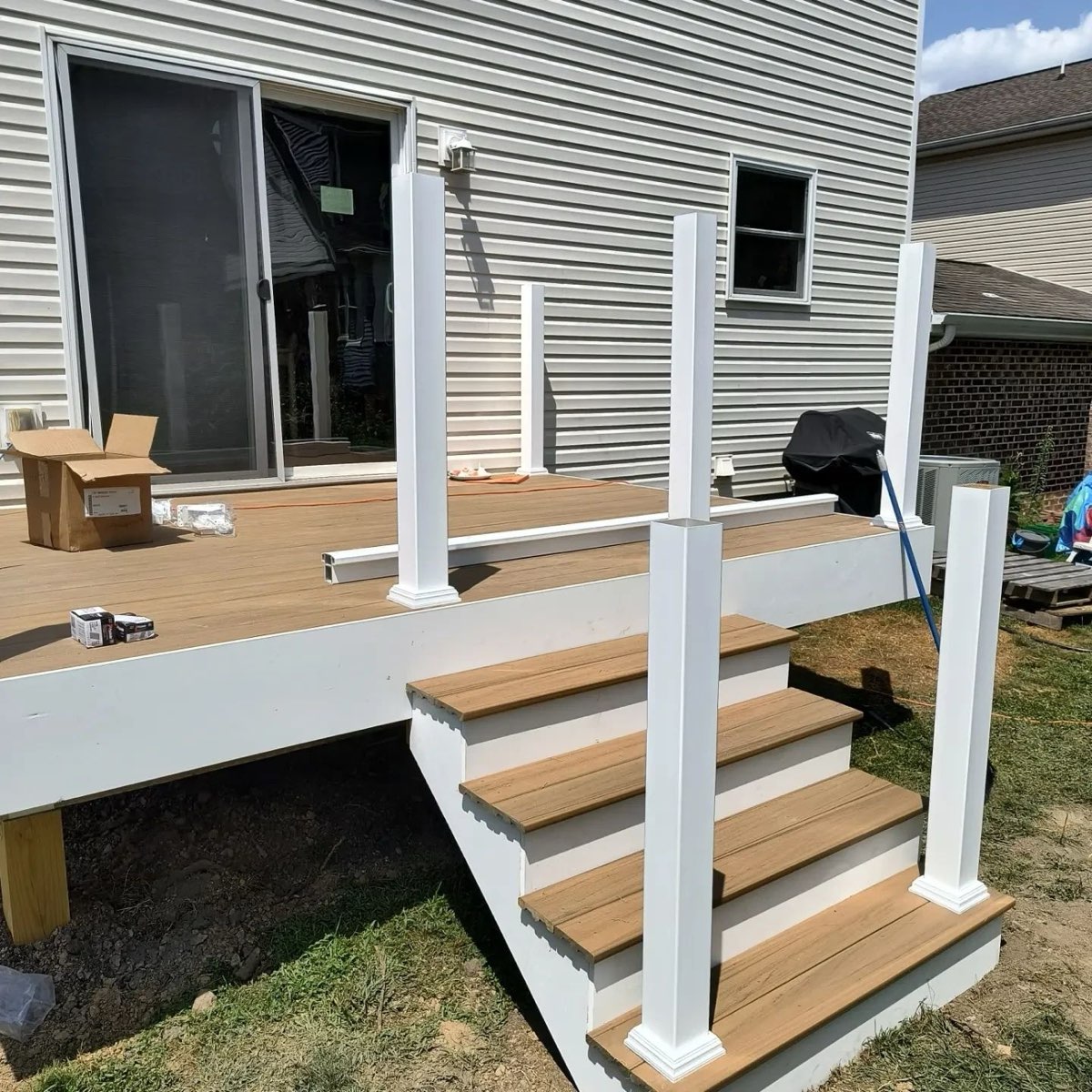 Nice & Small Deck — photo 5