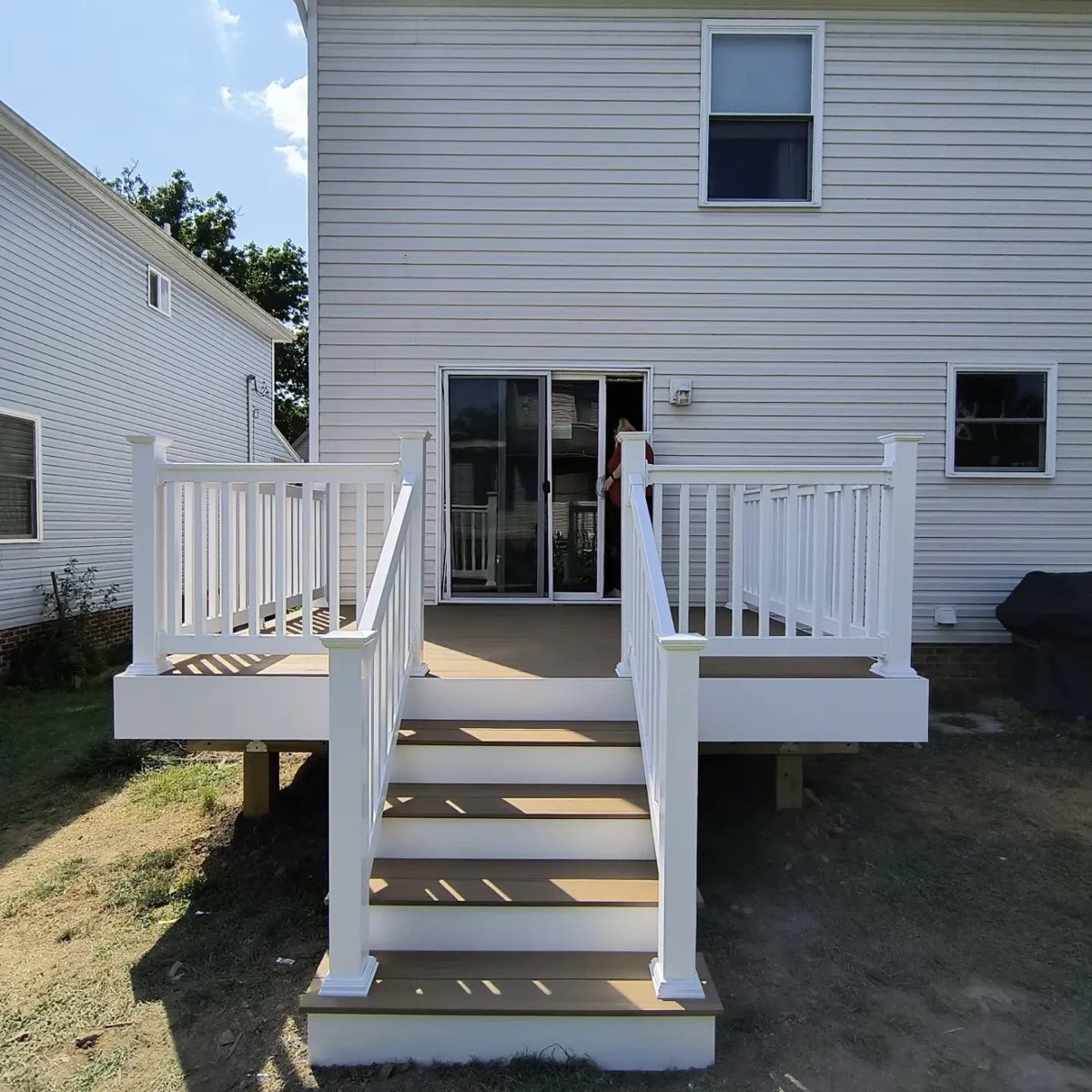 Nice & Small Deck — photo 7