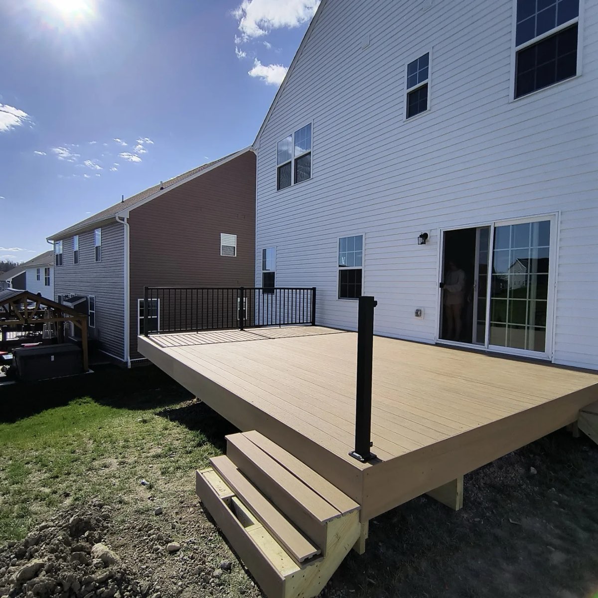 Wall-Attached Deck — photo 6