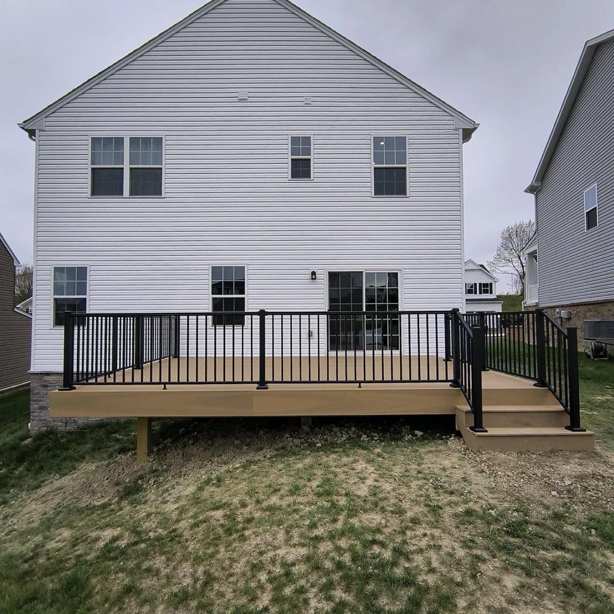 Wall-Attached Deck — photo 7