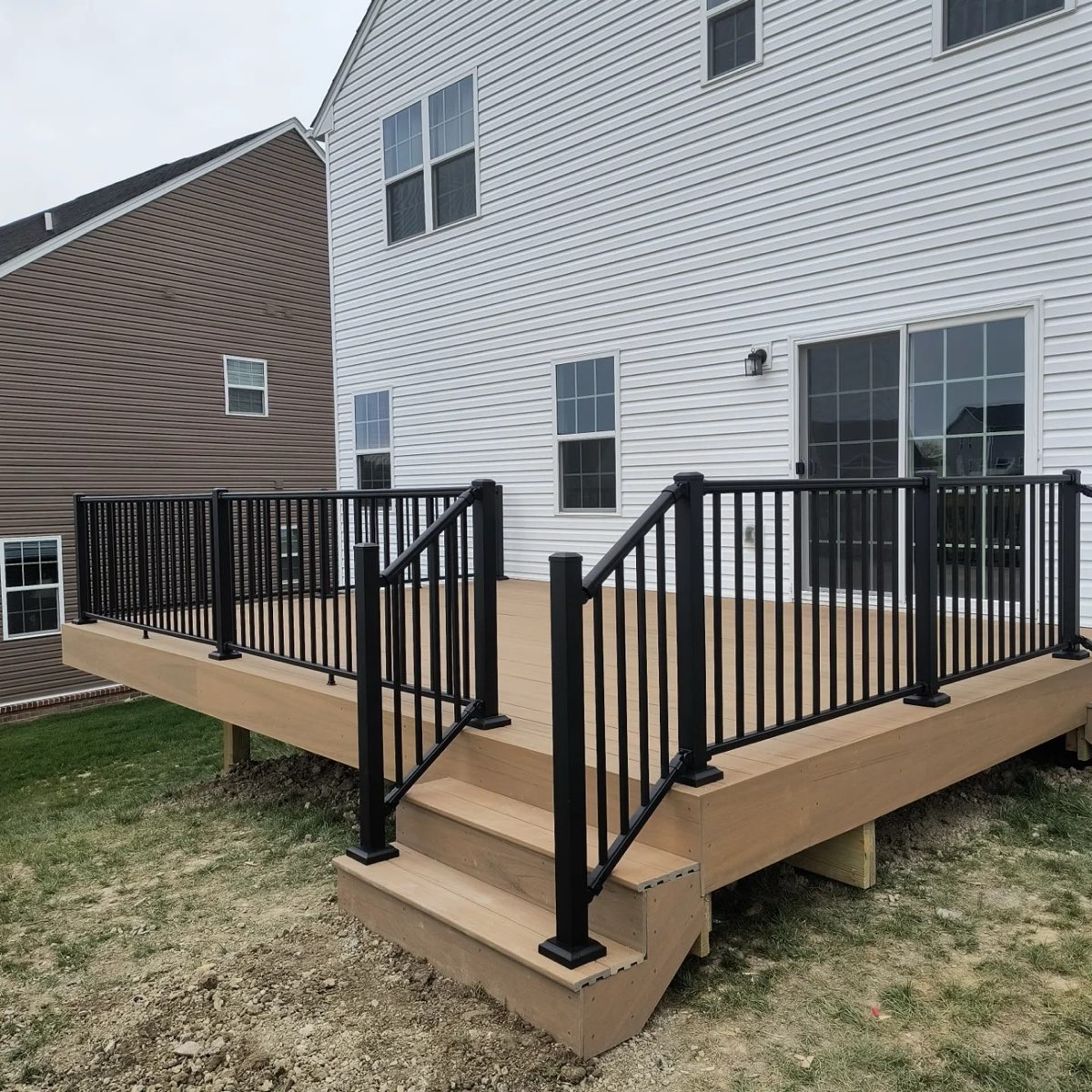 Wall-Attached Deck — photo 8