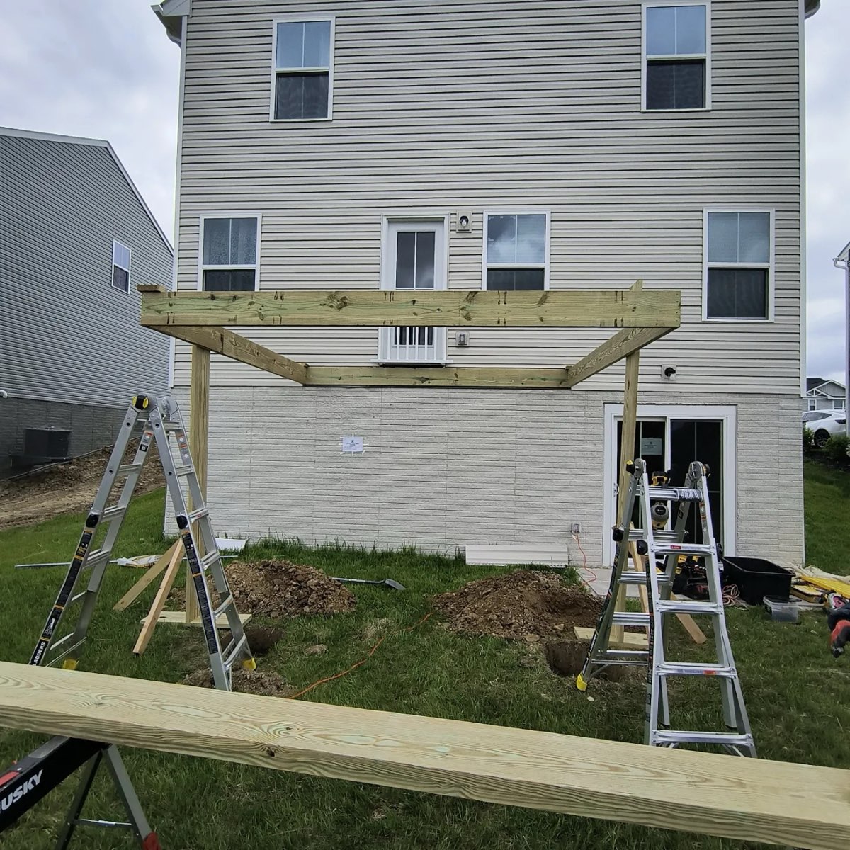 Beautiful 12′×12′ House Deck — photo 2
