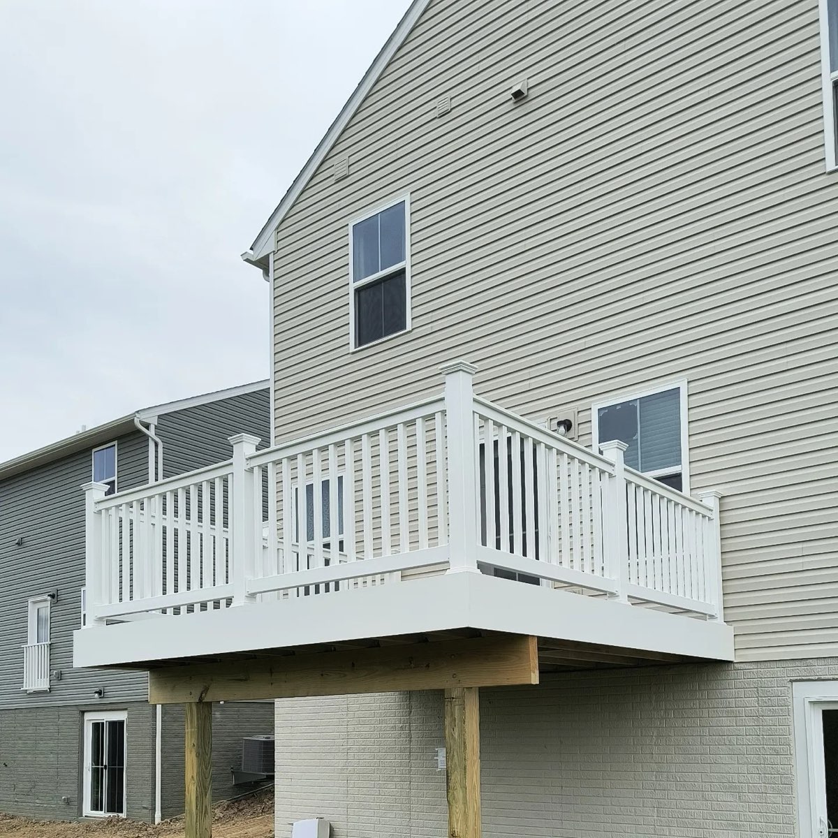 Beautiful 12′×12′ House Deck — photo 5