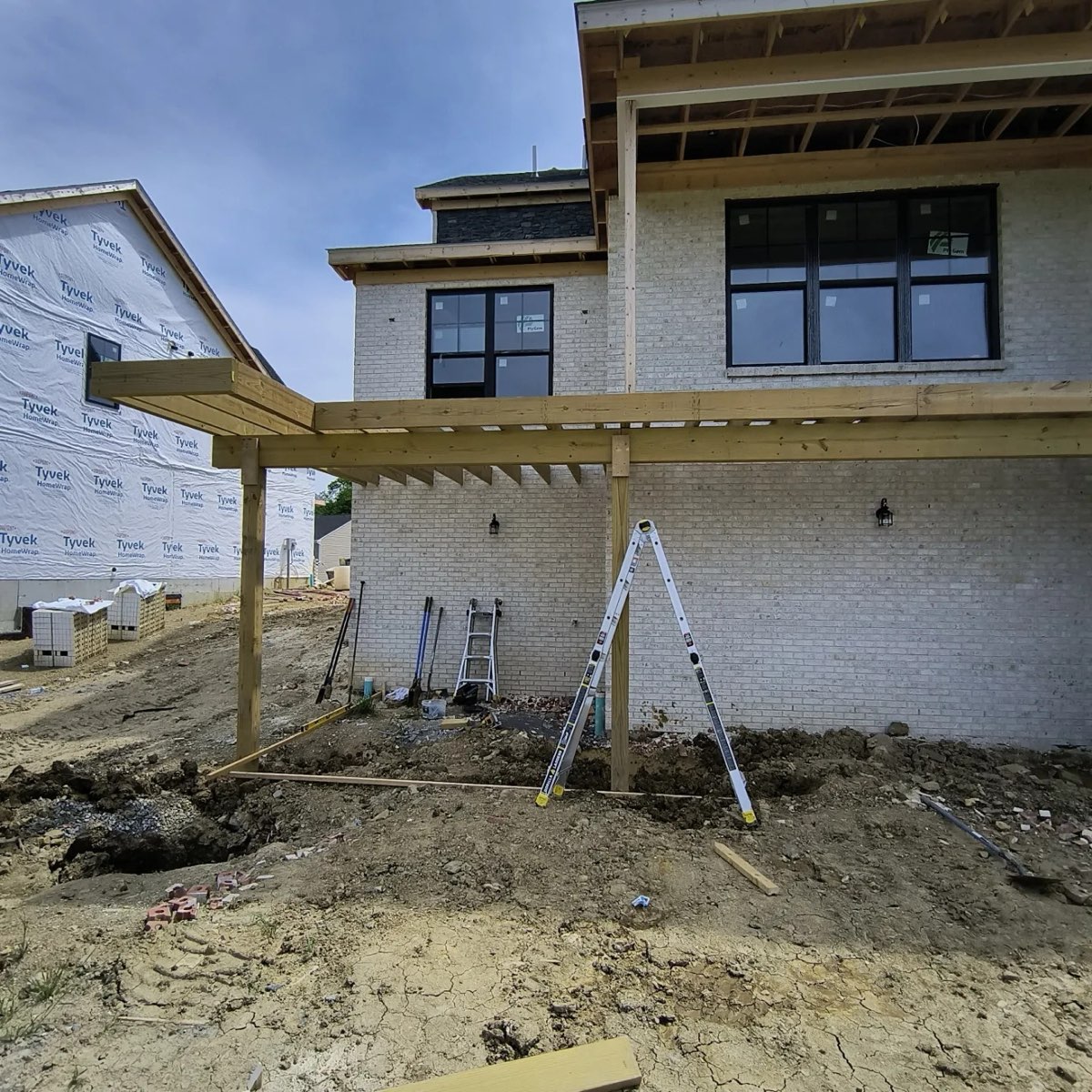 Semi-Covered Porch Deck — photo 2