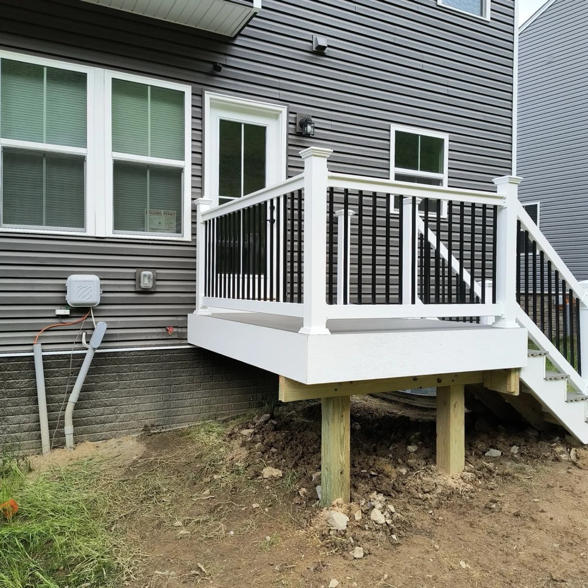 Small White Deck — photo 5